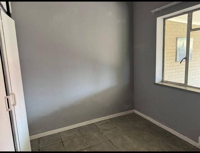 3 BEDROOM FREEHOLD FOR SALE IN BRENTHURST